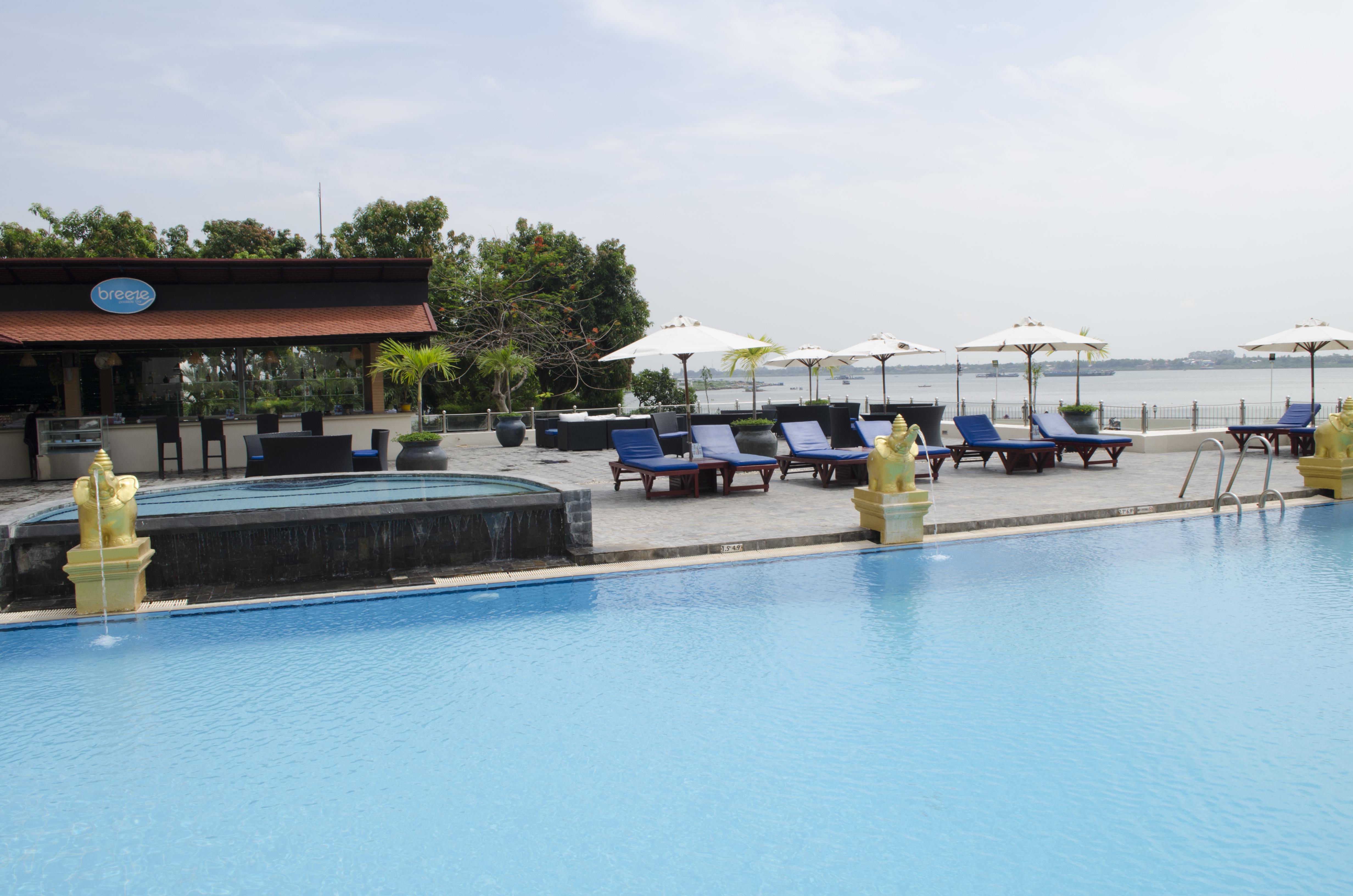 פנום פן Hotel Cambodiana מראה חיצוני תמונה