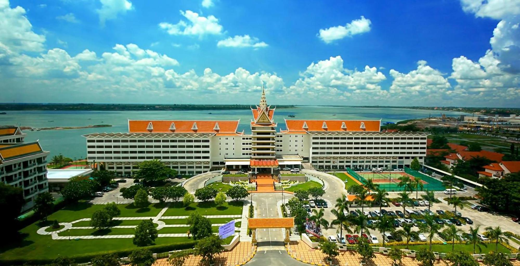פנום פן Hotel Cambodiana מראה חיצוני תמונה
