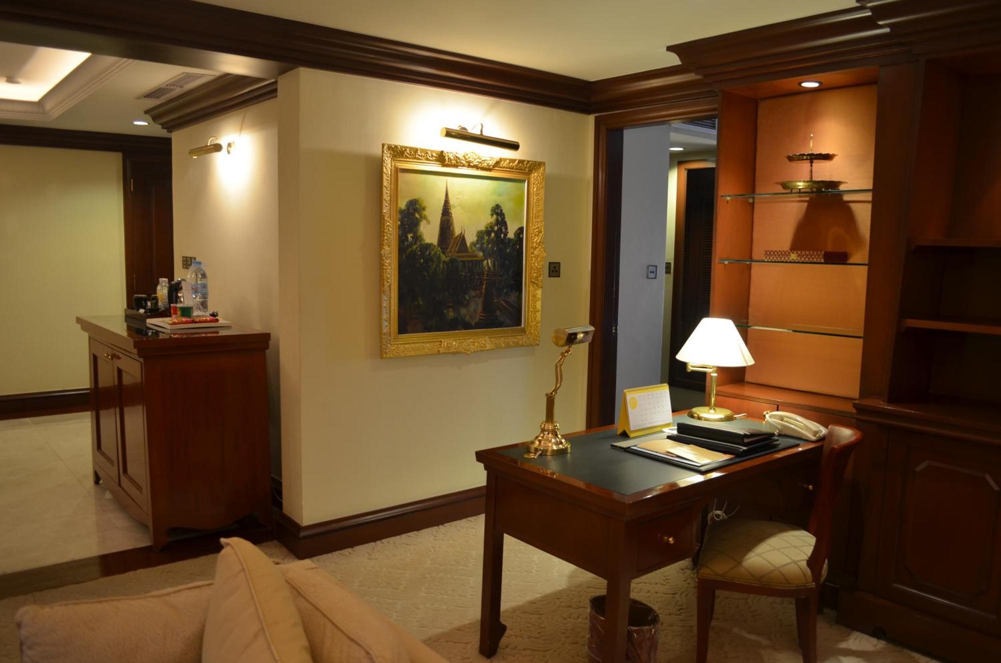 פנום פן Hotel Cambodiana מראה חיצוני תמונה