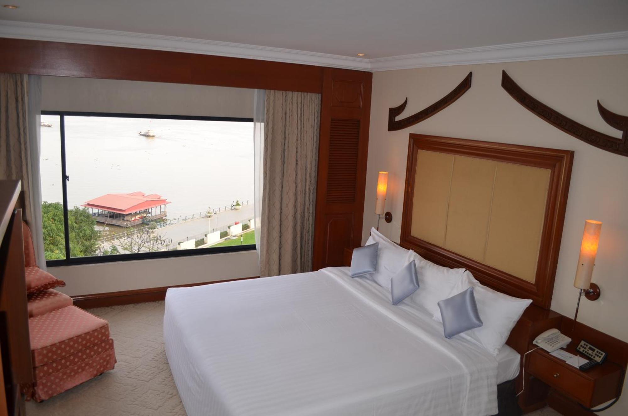 פנום פן Hotel Cambodiana מראה חיצוני תמונה