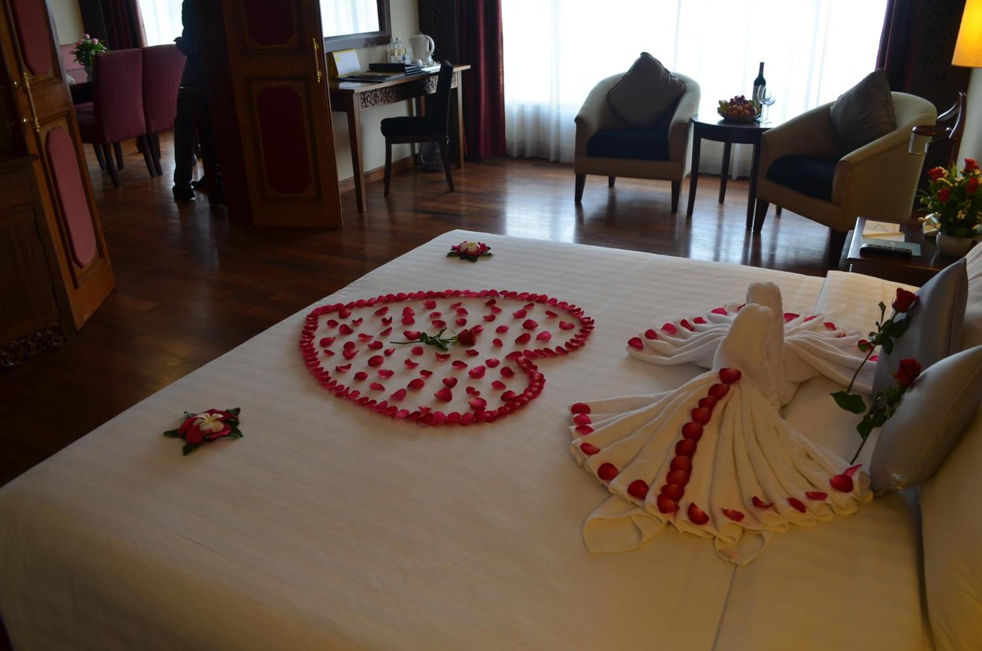 פנום פן Hotel Cambodiana מראה חיצוני תמונה