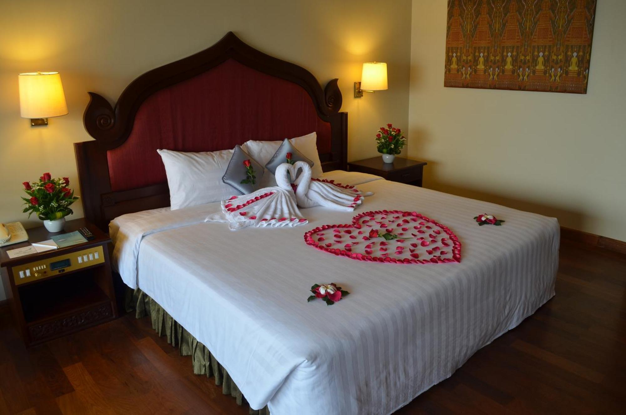 פנום פן Hotel Cambodiana מראה חיצוני תמונה