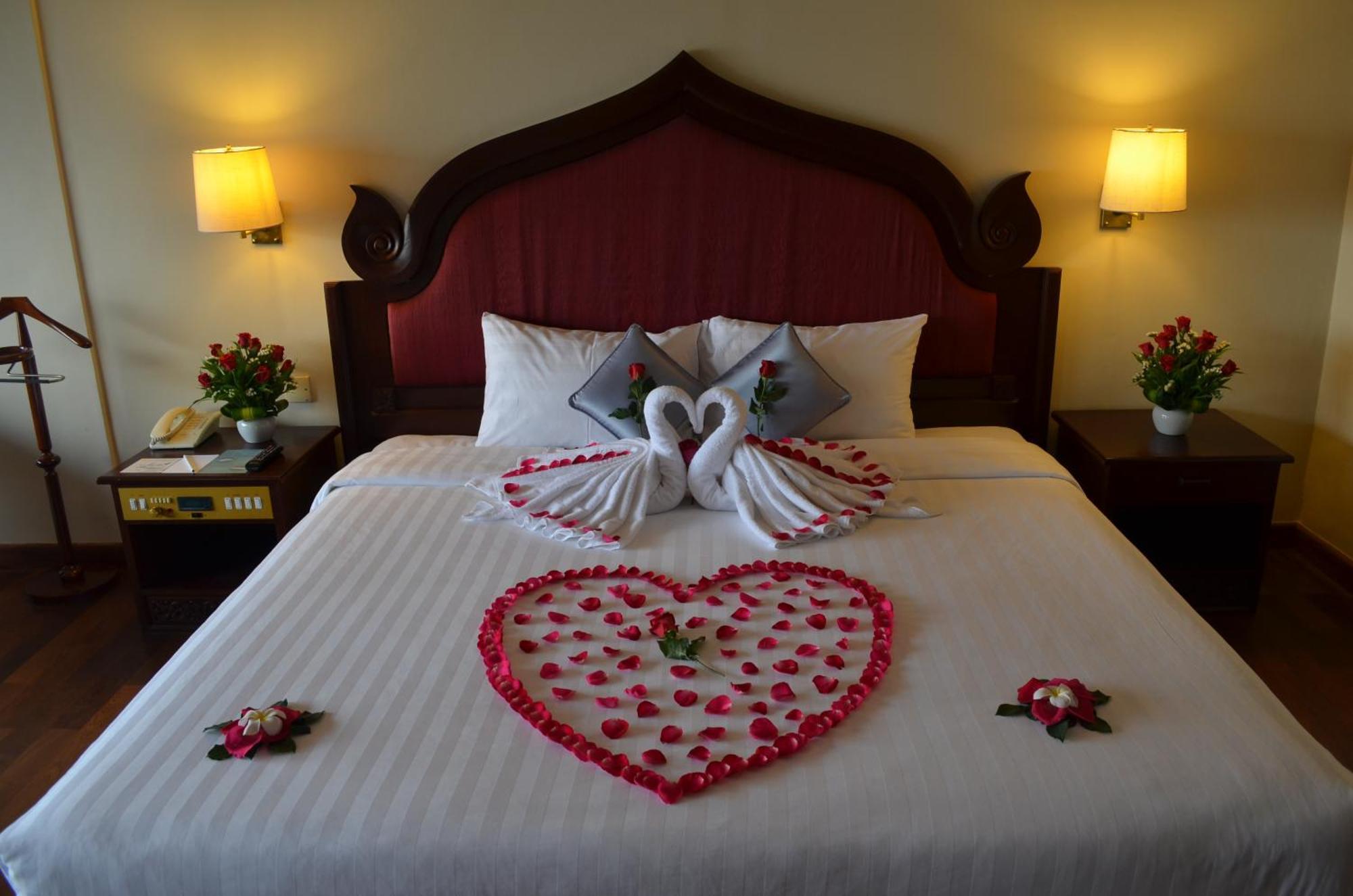 פנום פן Hotel Cambodiana מראה חיצוני תמונה